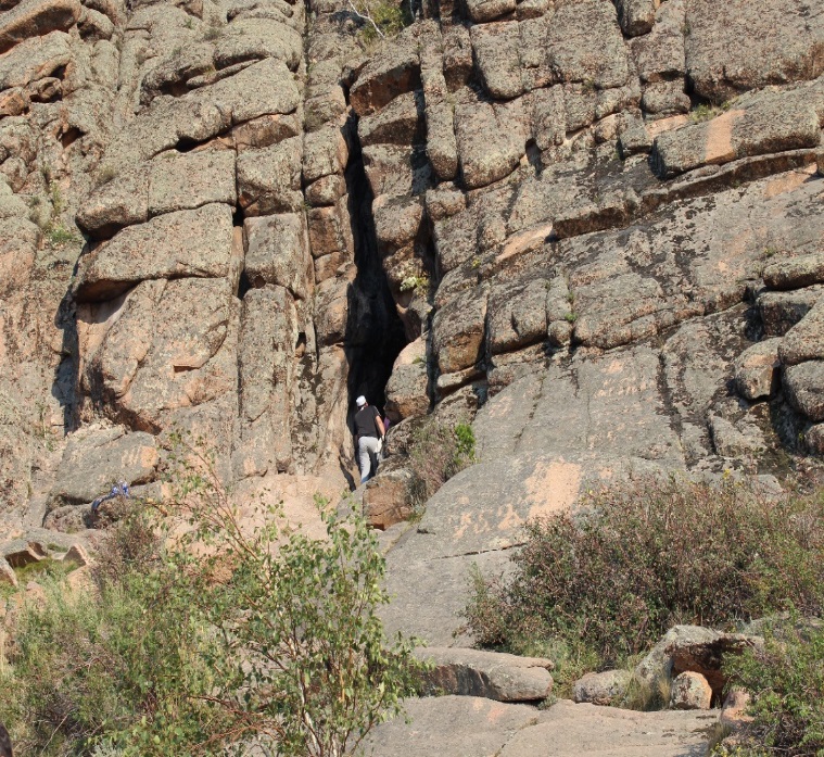 Каменный казан пещеры Коныр-аулие